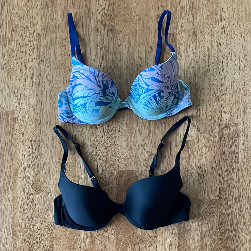 2 VS Demi Bras